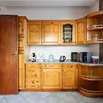 Villa 200m From The Sea, With Garden, Pet Friendly