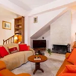 Villa 200m From The Sea, With Garden, Pet Friendly