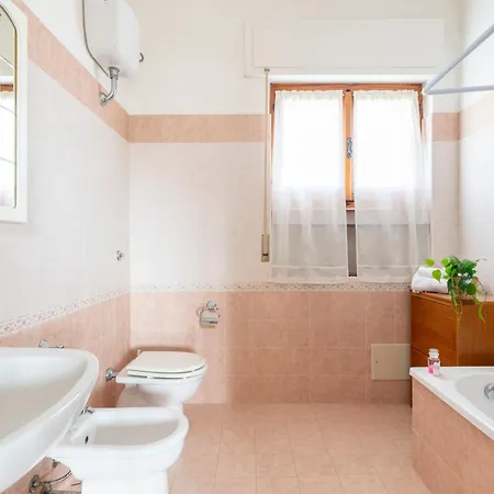 200m From The Sea, With Garden, Pet Friendly Villa