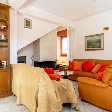 Vila 200m From The Sea, With Garden, Pet Friendly