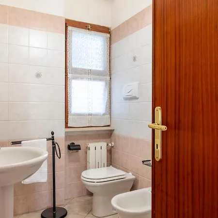 200m From The Sea, With Garden, Pet Friendly Villa *